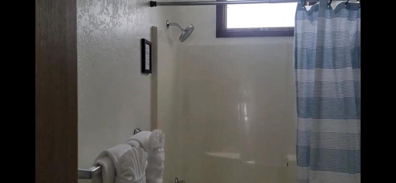 Rock Creek Mercantile & Motel Clinton 외부 사진