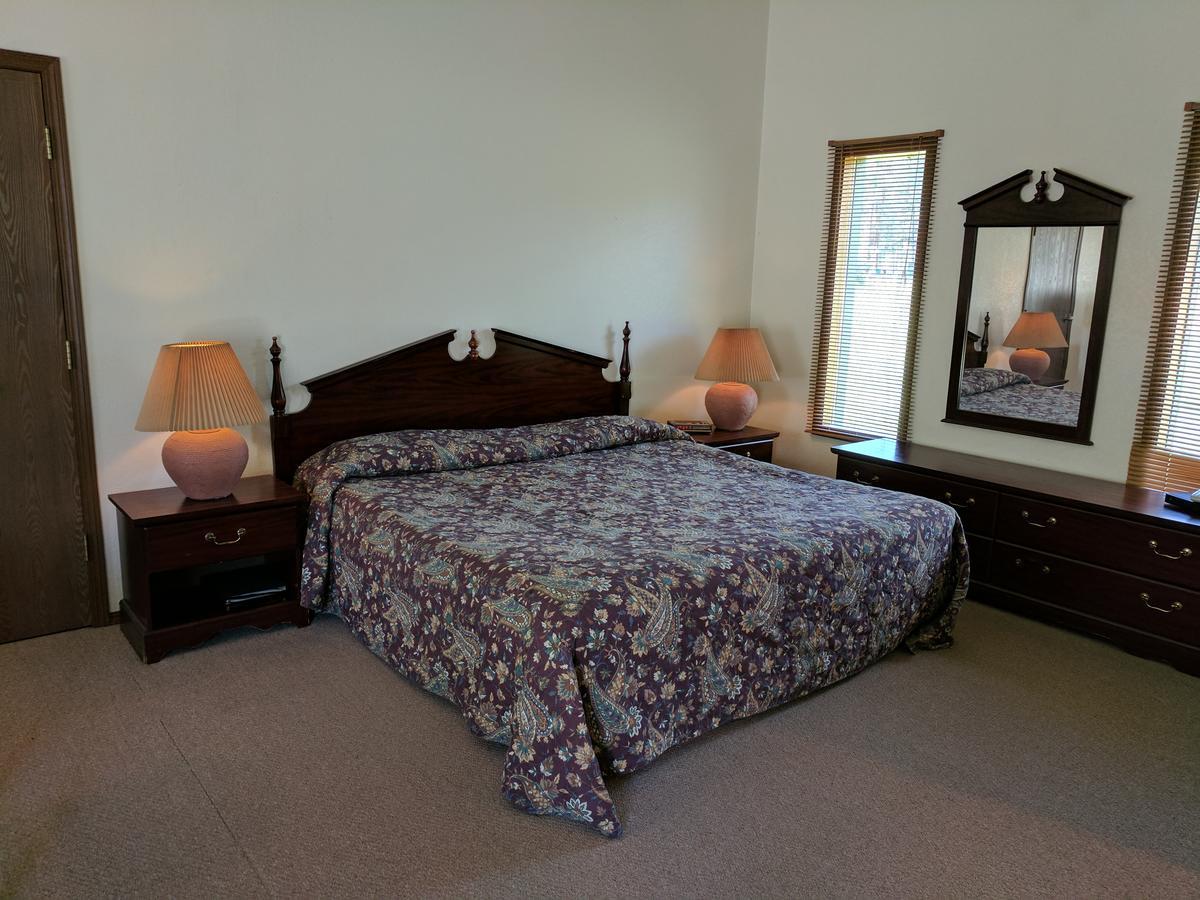 Rock Creek Mercantile & Motel Clinton 외부 사진