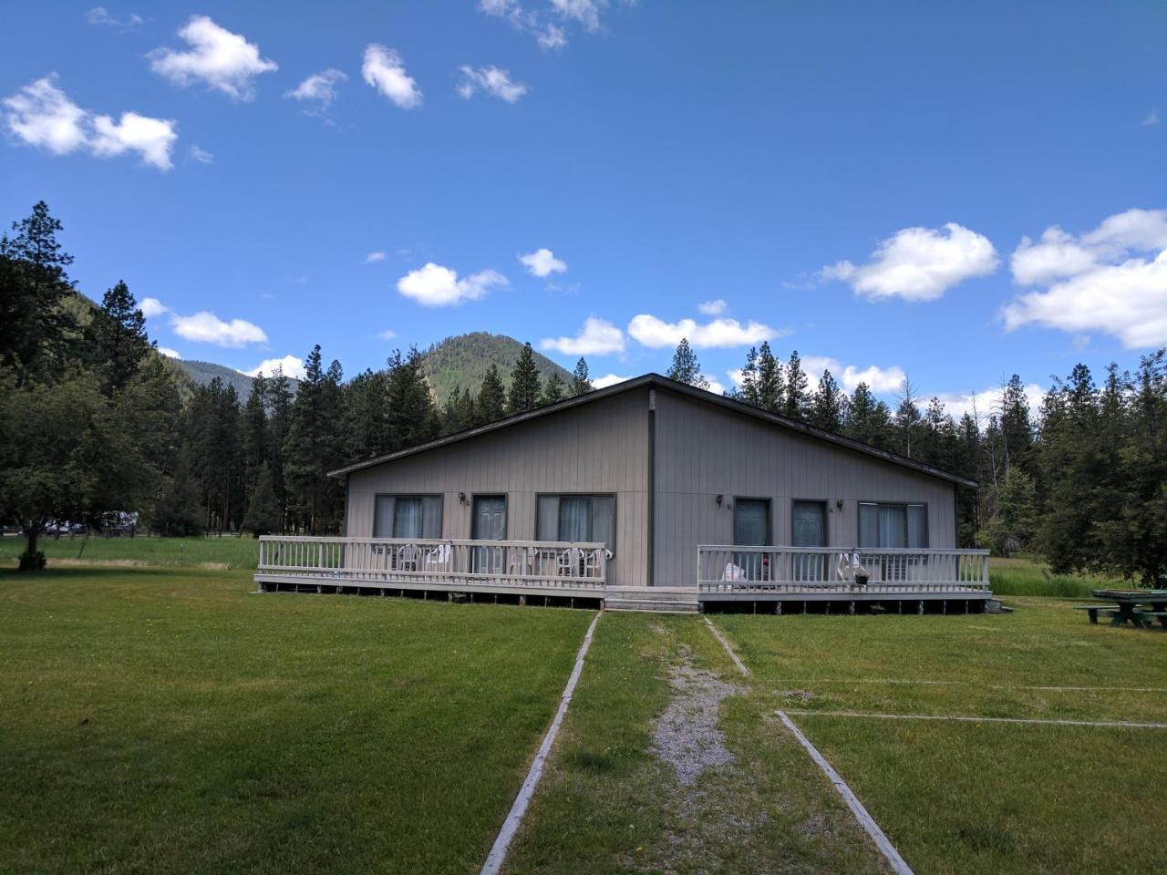 Rock Creek Mercantile & Motel Clinton 외부 사진